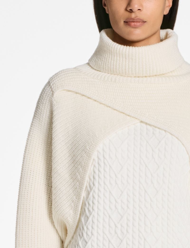 Sarah Pacini Poncho – maille côtelée