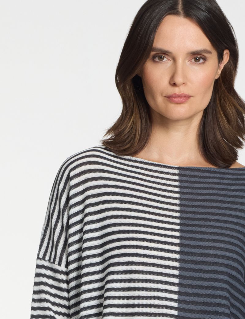 Sarah Pacini Lässiger Pullover – dreifarbige Streifen