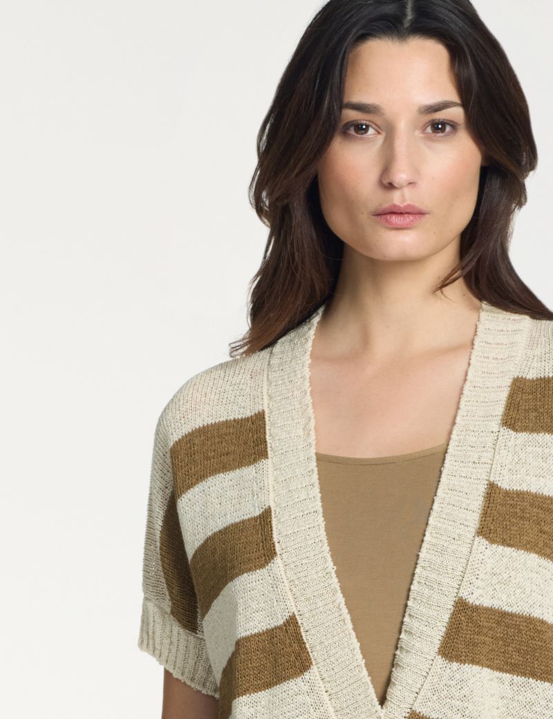 Sarah Pacini Gestreifte kurze Strickjacke – nahtlos
