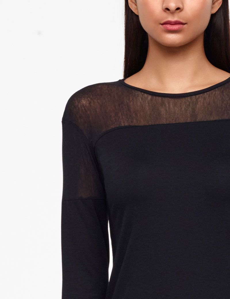 Sarah Pacini TOP - DÉTAILS EN MÈCHE