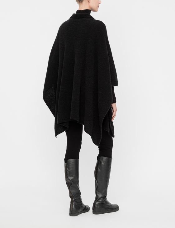 Sarah Pacini Poncho - col tailleur