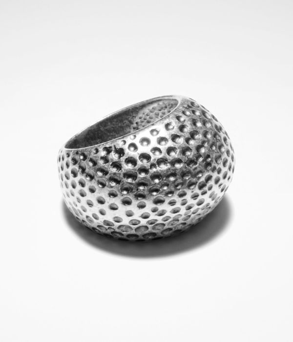 Sarah Pacini RING GEHAMERD METAAL