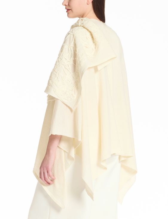 Sarah Pacini Poncho brodé – nouvelles vibrations