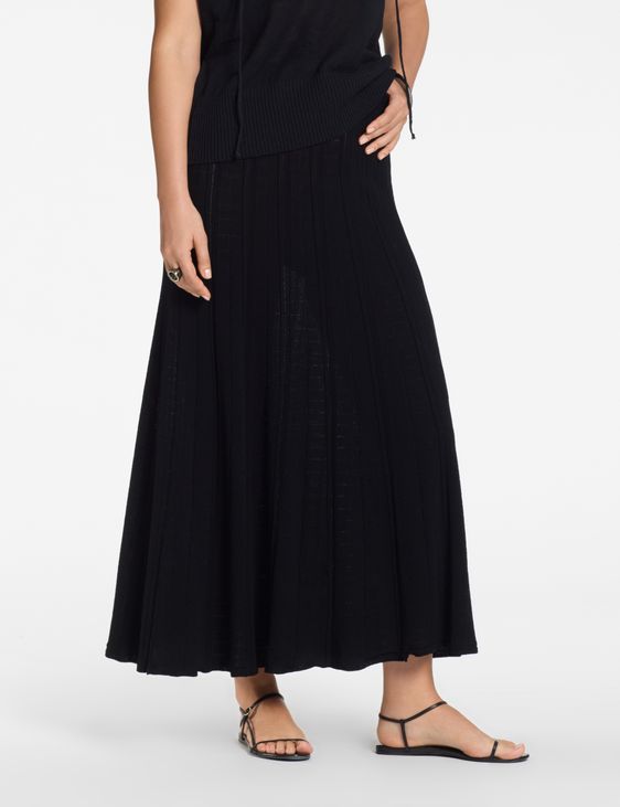 Sarah Pacini Long skirt – knitted