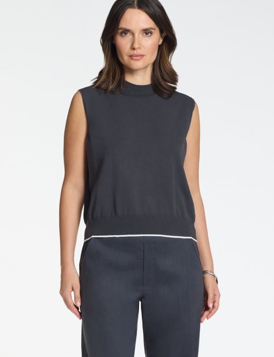 Sarah Pacini Sleeveless sweater – black trim