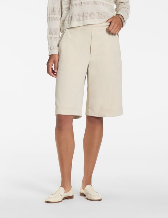 Sarah Pacini Bermudashort – stikdetails