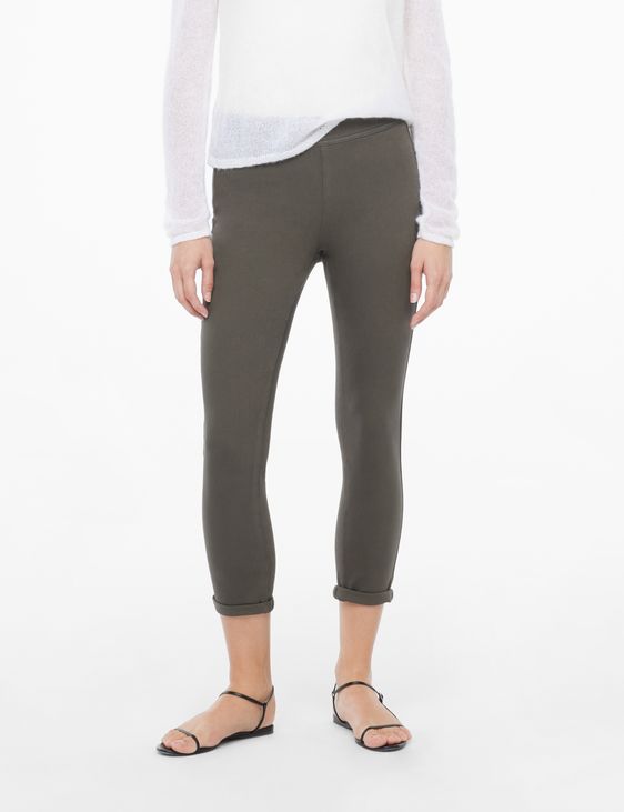 yoga leggings - cropped by Sarah Pacini