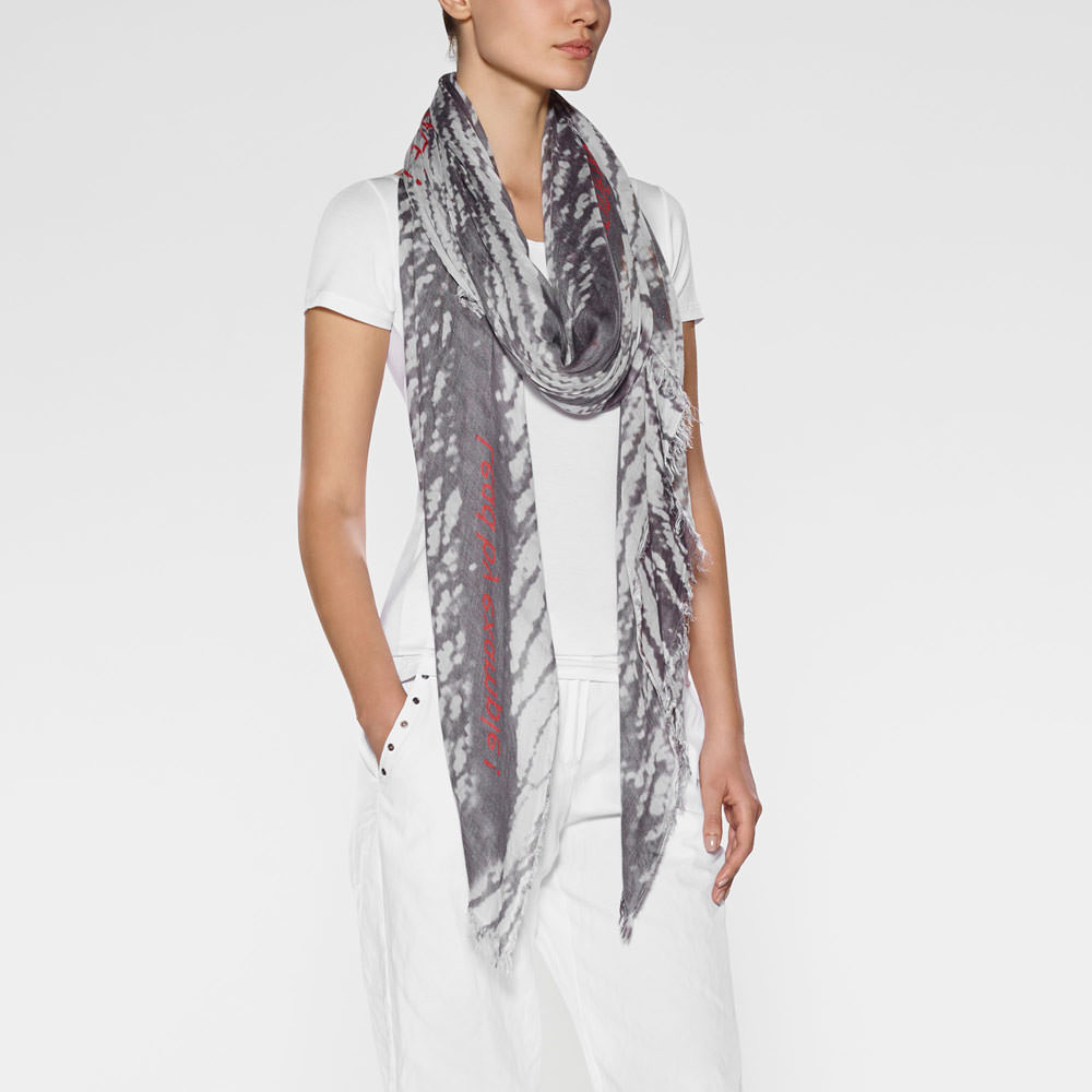 Sarah Pacini FOULARD IMPRIME EN SOIE De face