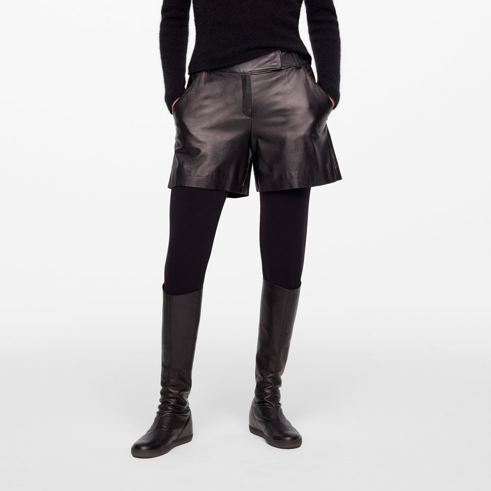 Sarah Pacini SHORTS - CUIR SOUPLE De face
