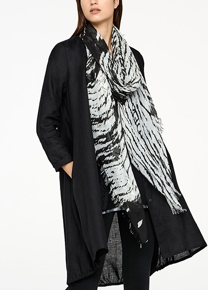 Sarah Pacini Seidenschal - front