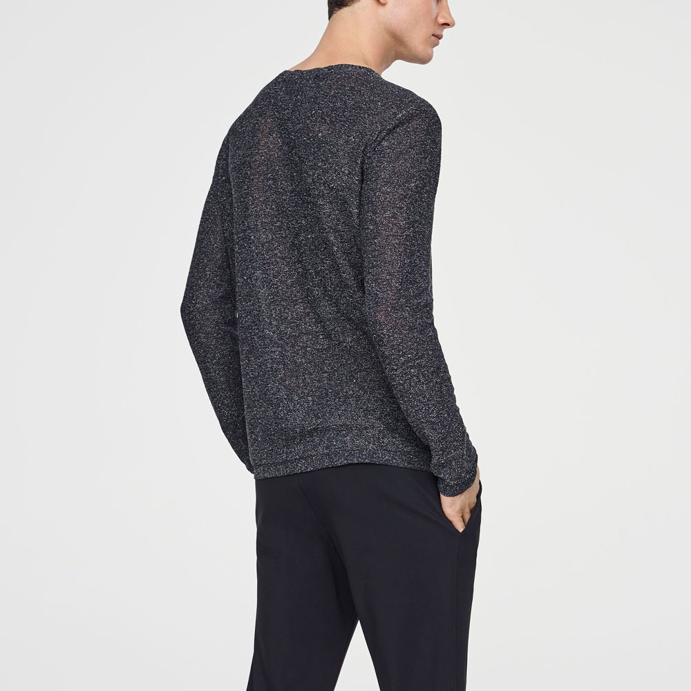 Derrière