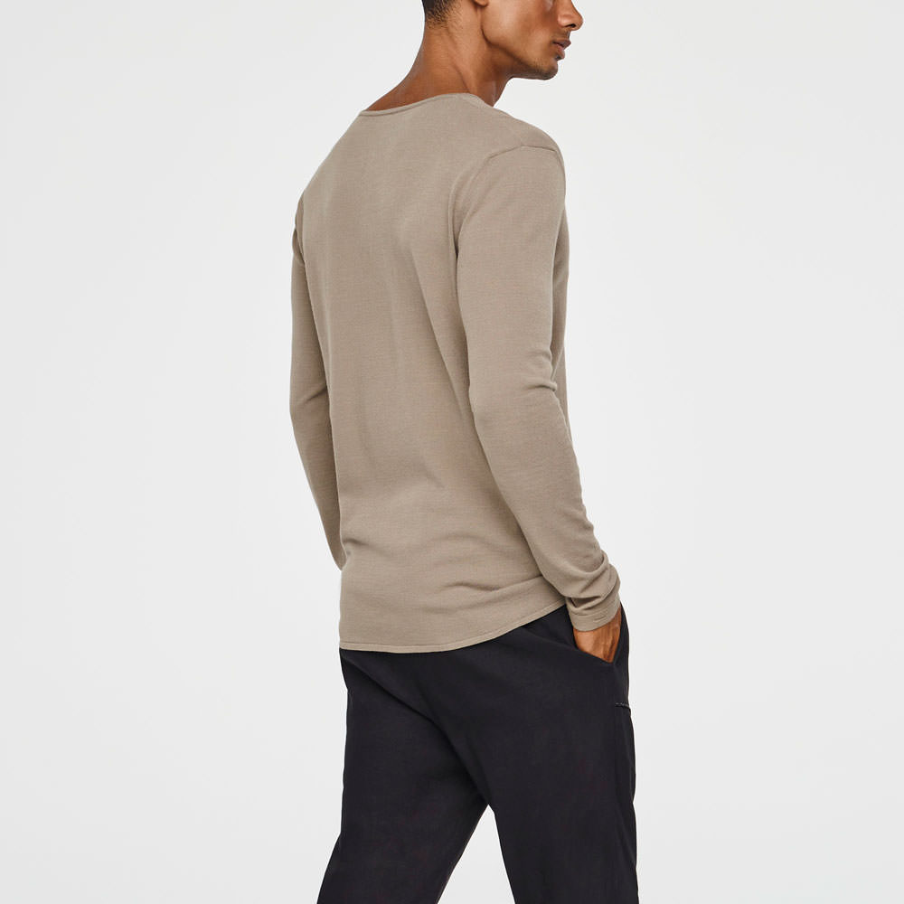Sarah Pacini LIGHT SPRING HENLEY Back view