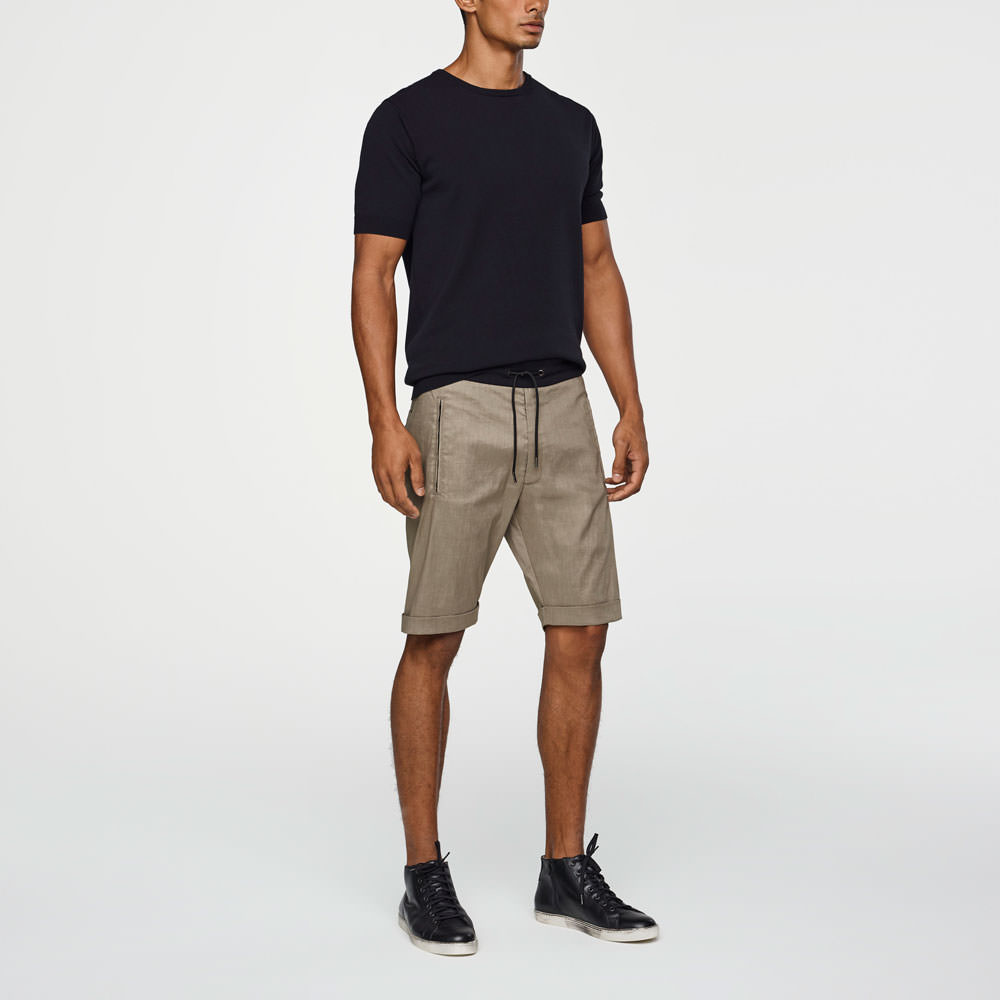 Sarah Pacini BERMUDASHORTS Vorne