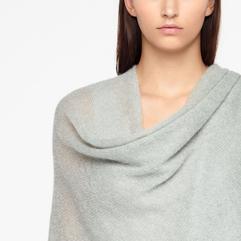Sarah Pacini MOHAIR-PONCHO Vorne