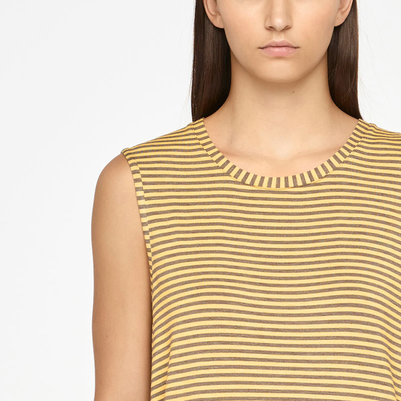 Sarah Pacini T-SHIRT - SANS MANCHES De face