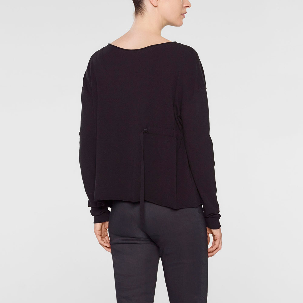 Download Black loose fit sweater, soft belt by Sarah Pacini