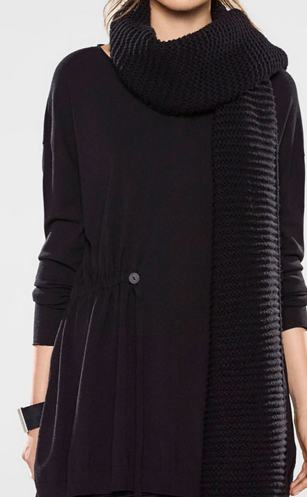 Sarah Pacini Langer sweater mit v-ausschnitt und weichem gürtel Look