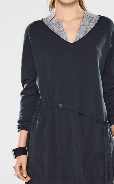 Sarah Pacini Pull long à col en v, ceinture souple Look