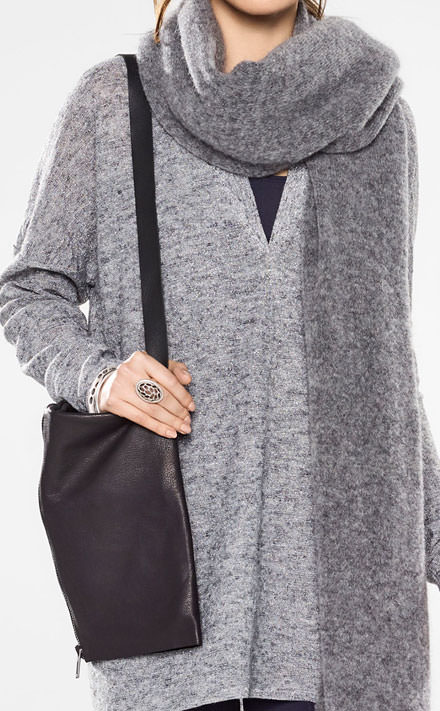 Sarah Pacini Pull long à col en v Look