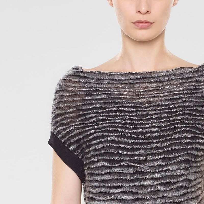 Sarah Pacini Pull sans manches, col bénitier De face