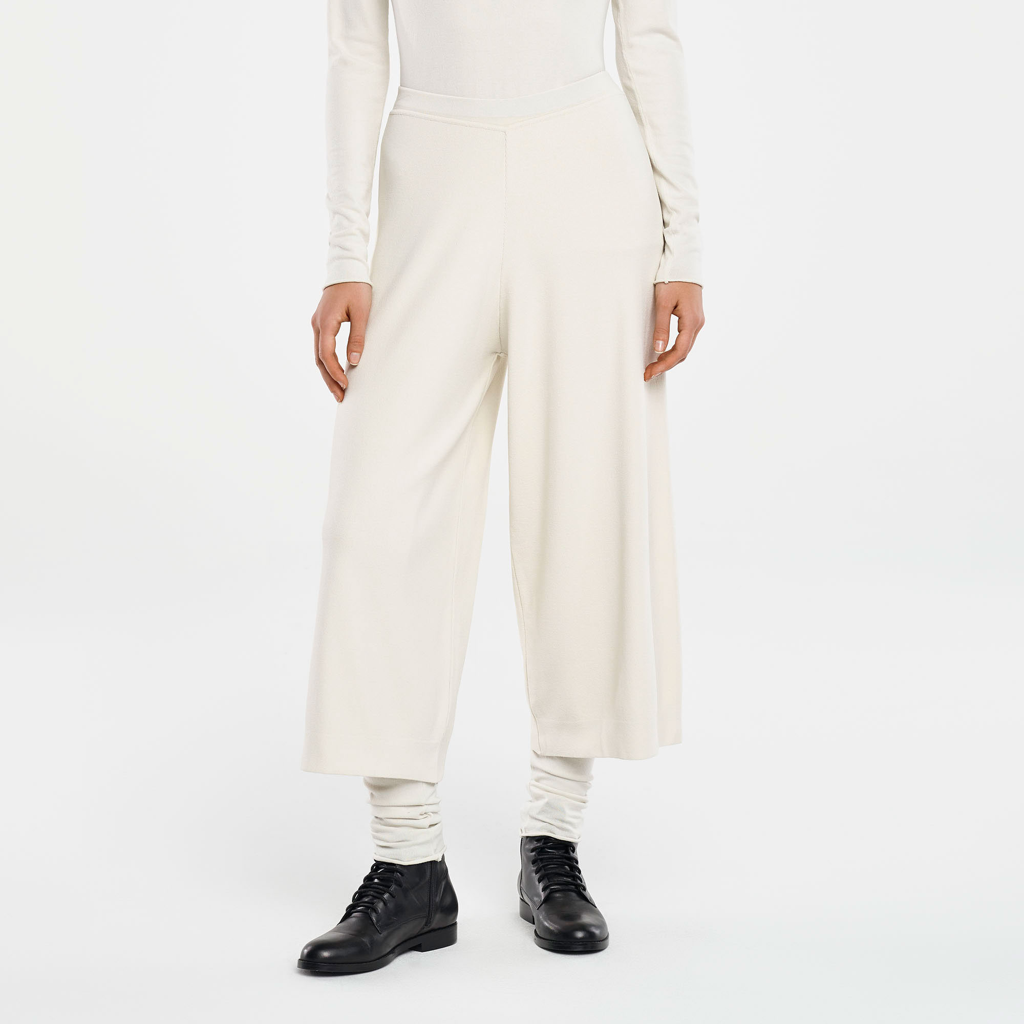 White viscose gaucho pants by Sarah Pacini