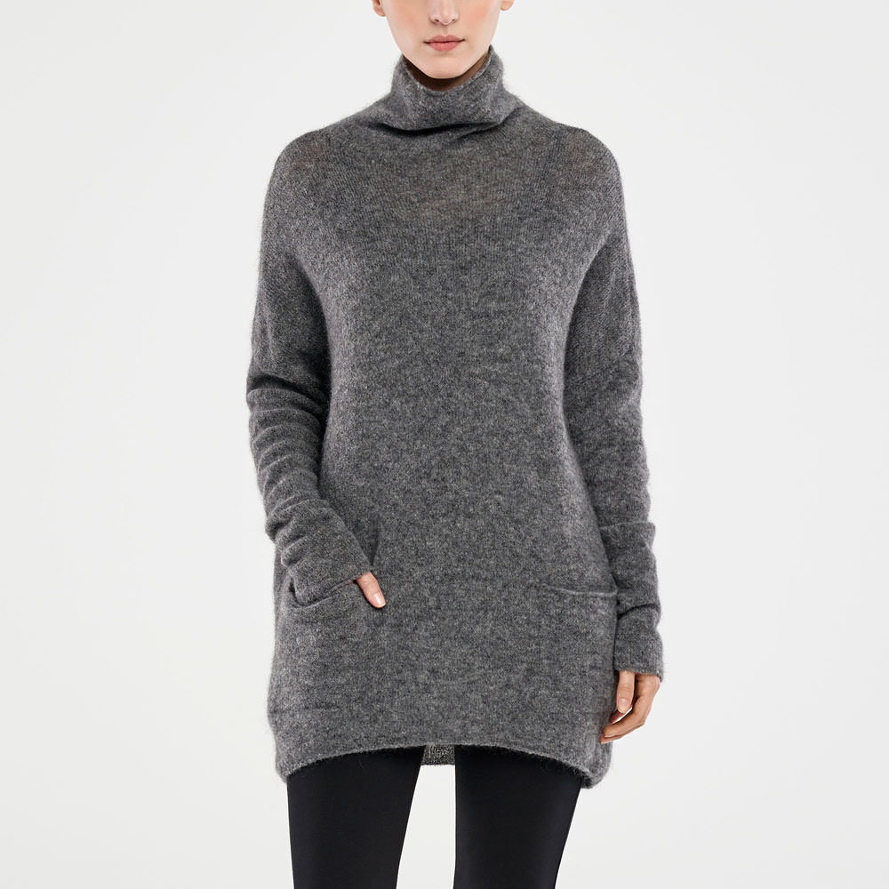 Sarah Pacini LANGER MOHAIR-SWEATER – WASSERFALLAUSSCHNITT Vorne
