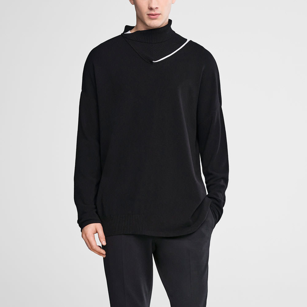 Sarah Pacini Asymmetrischer Pullover – vielseitiger Kragen Vorne