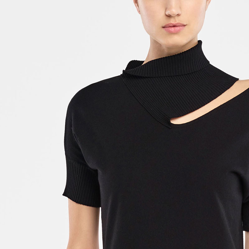 Sarah Pacini ROBE AUX GENOUX - COL VERSATILE De face