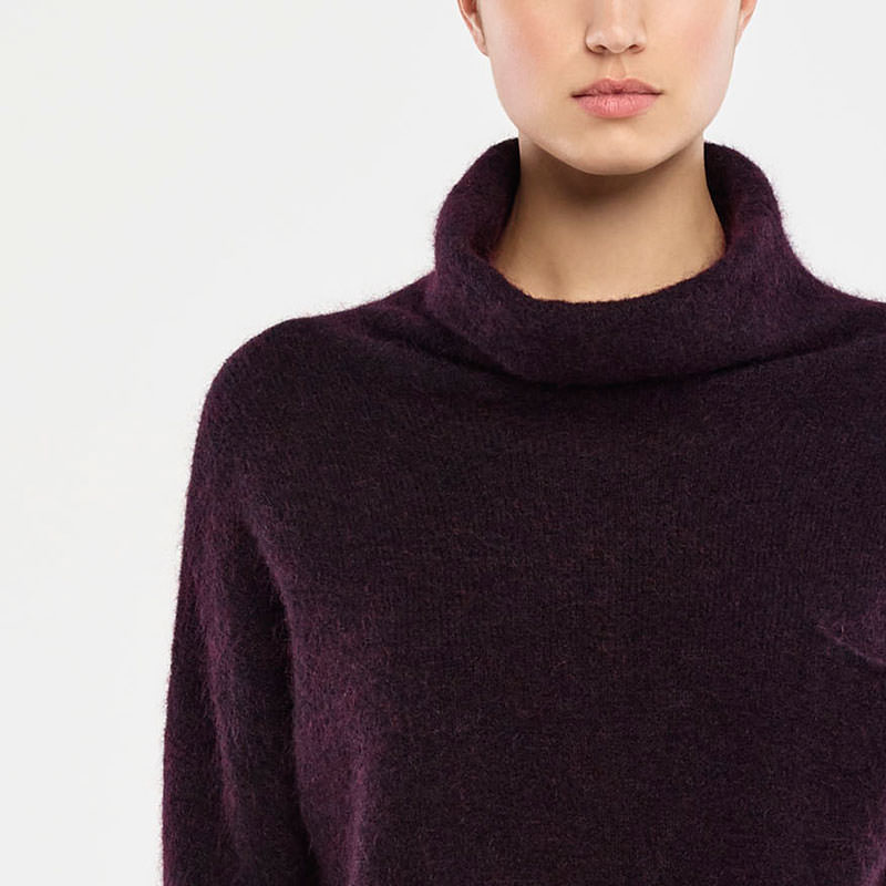 Sarah Pacini PULL EN MOHAIR – COL BENITIER De face