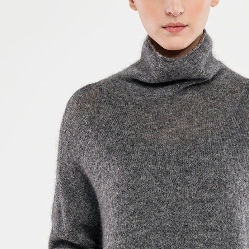 Sarah Pacini LANGER MOHAIR-SWEATER – WASSERFALLAUSSCHNITT Vorne