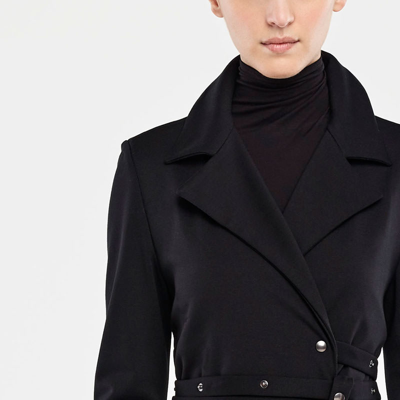 Sarah Pacini JERSEYJACKE – GÜRTEL MIT DRUCKKNÖPFEN Vorne