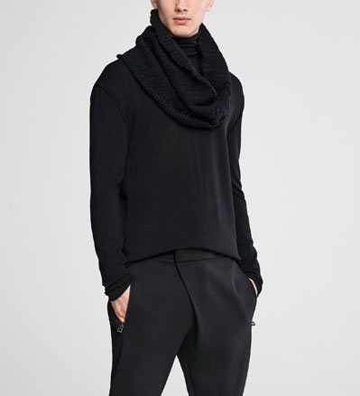 Sarah Pacini Wollschal mit sicherheitsnadel - front