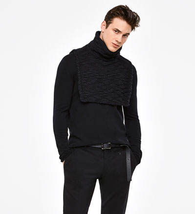 Sarah Pacini Rollkrageneinsatz - seersucker-optik - front