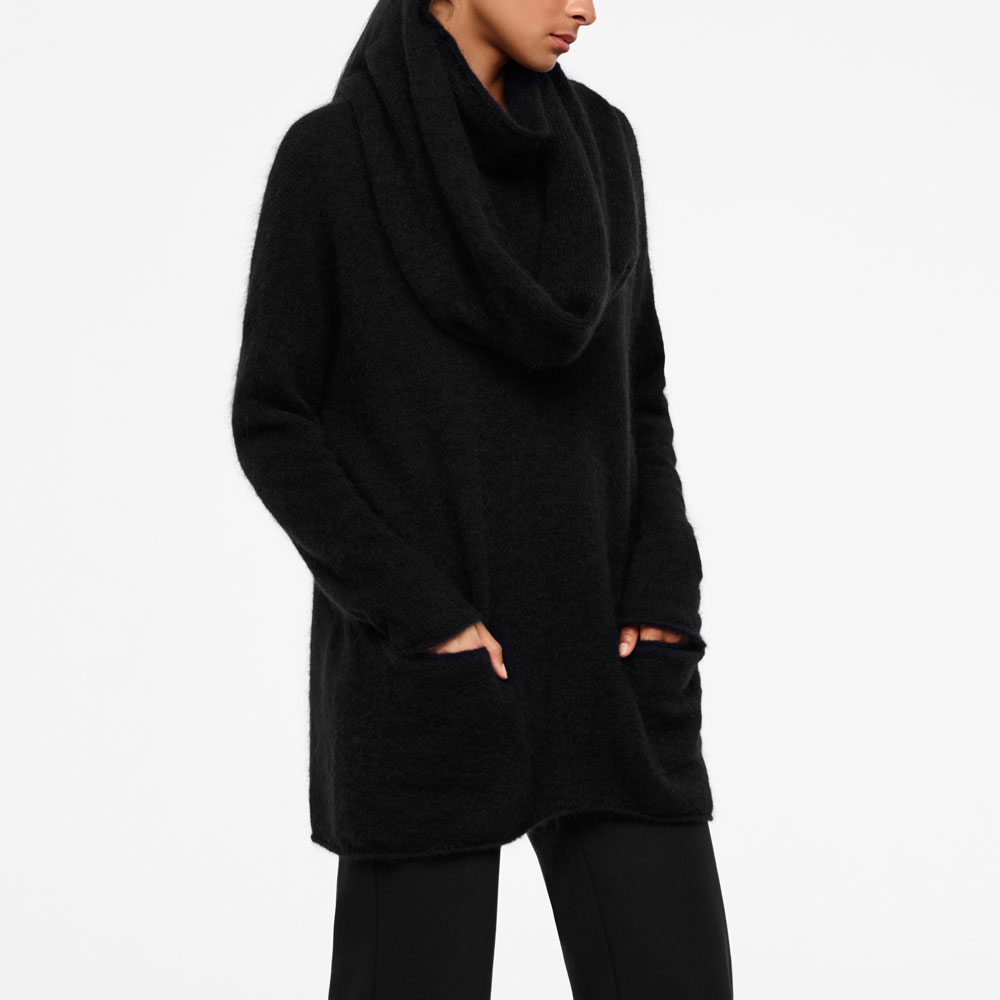 Sarah Pacini COL MOHAIR De face
