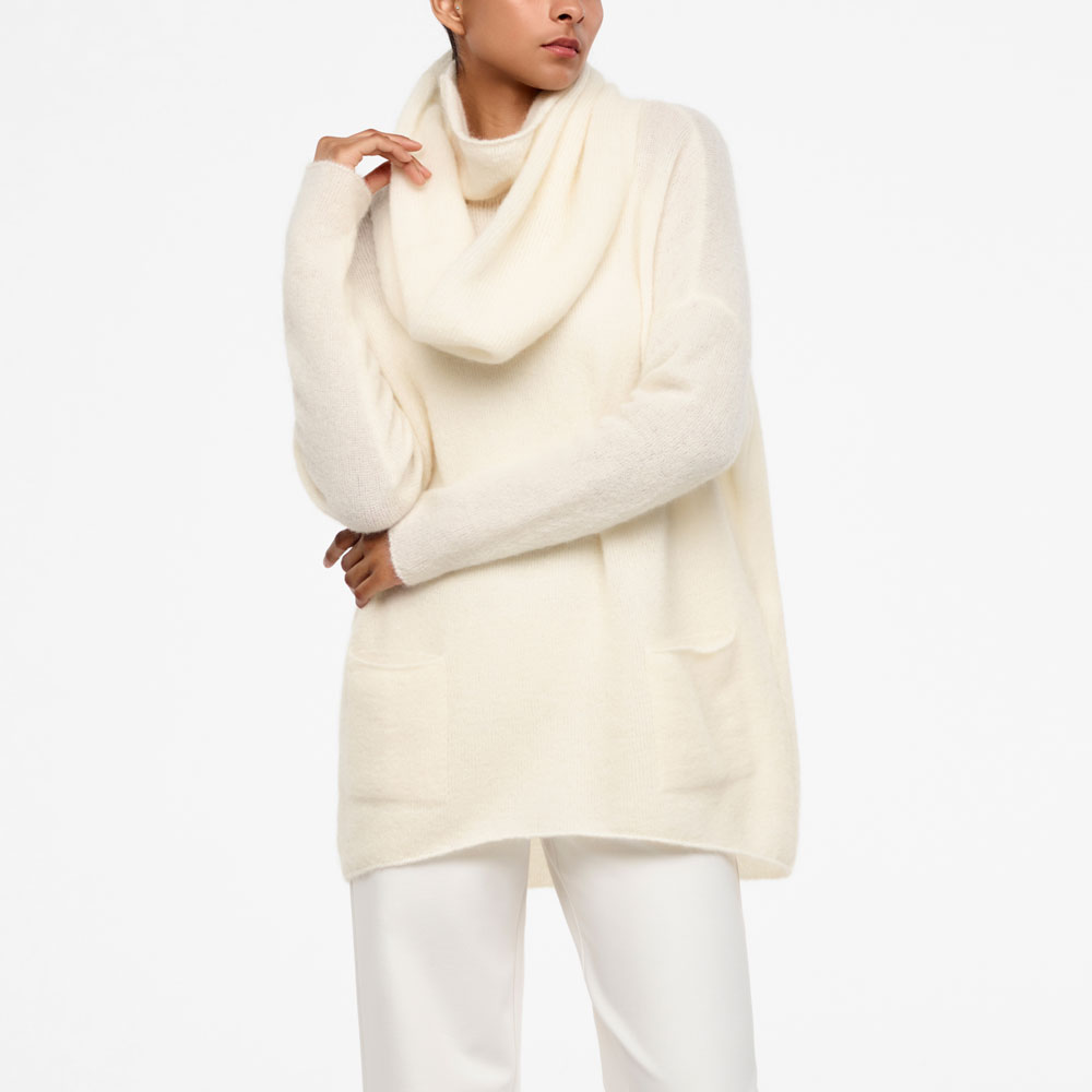 Sarah Pacini COL MOHAIR De face