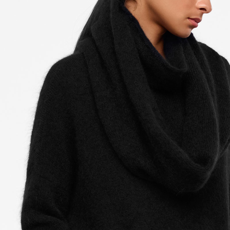 Sarah Pacini COL MOHAIR De face