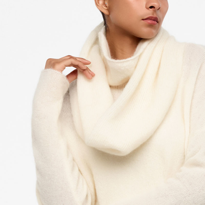 Sarah Pacini COL MOHAIR De face