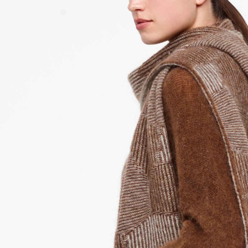 Sarah Pacini ÉCHARPE - MOTIF NID D'ABEILLES De face