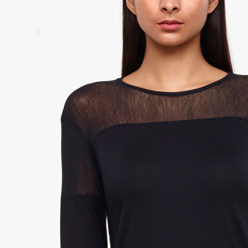 Sarah Pacini TOP - DÉTAILS EN MÈCHE De face