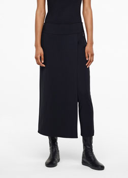 Sarah Pacini HOSENROCK Vorne