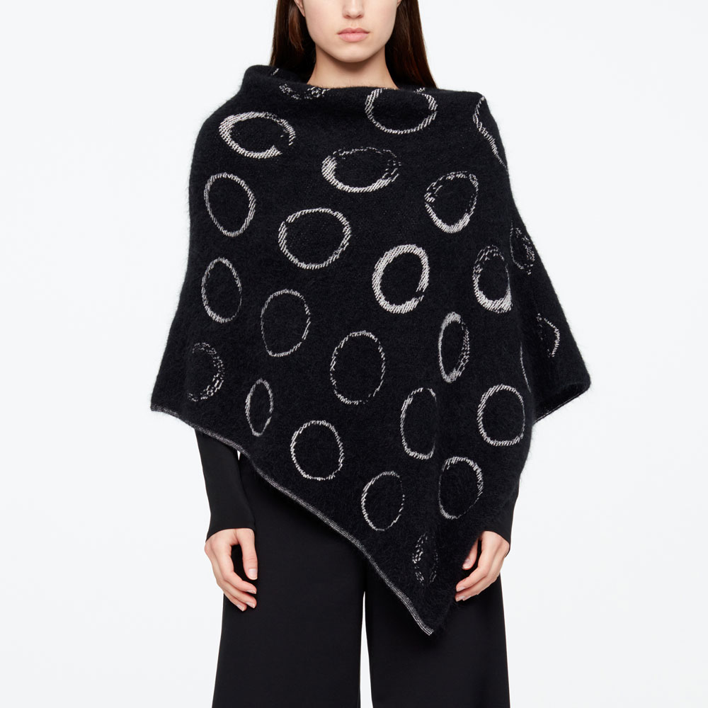 Sarah Pacini PONCHO - CERCLES De face