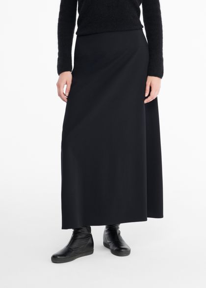 Buy your women's skirts online at Sarah Pacini